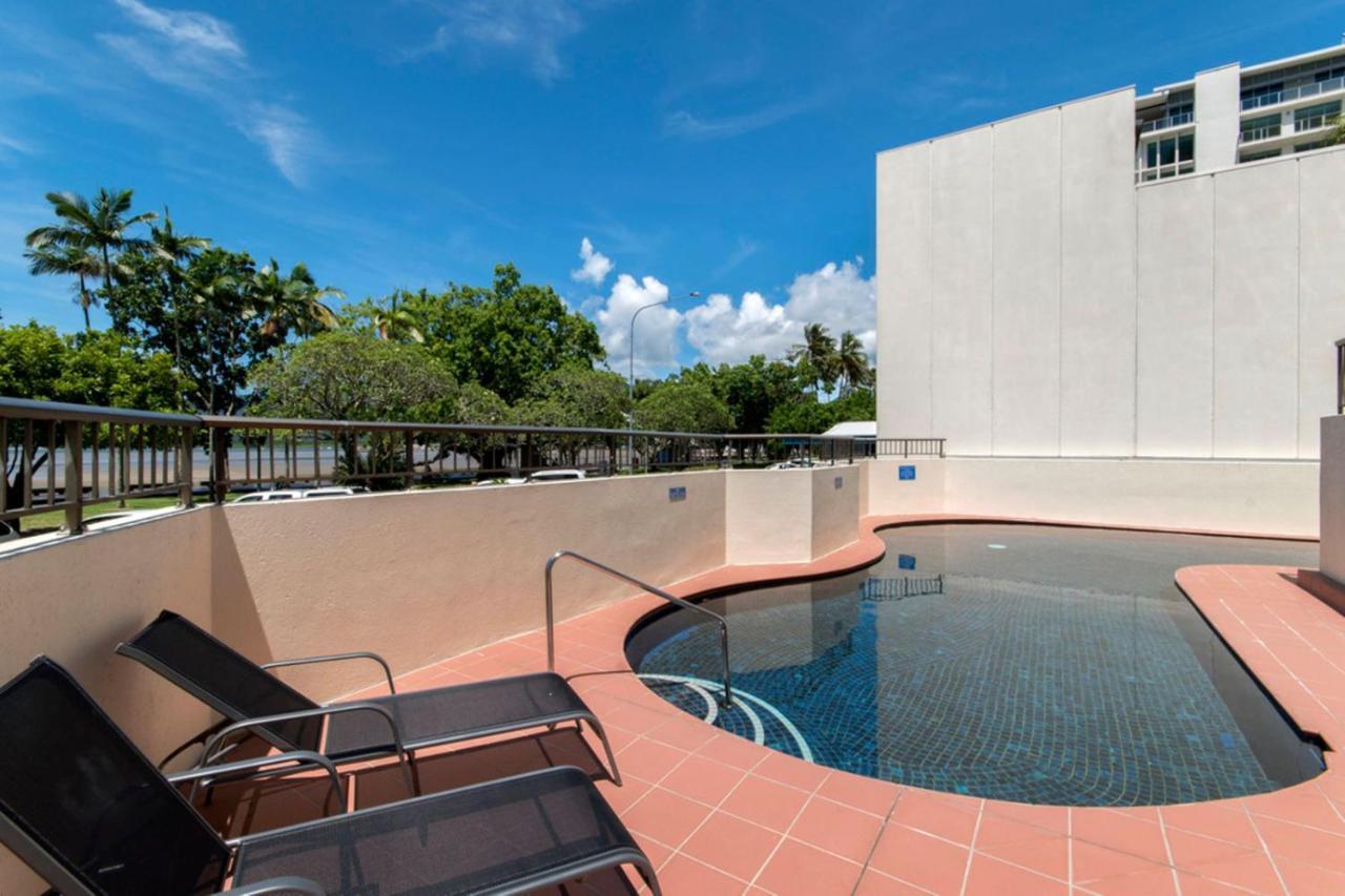 Cairns Ocean View Apartment In Aquarius Luaran gambar