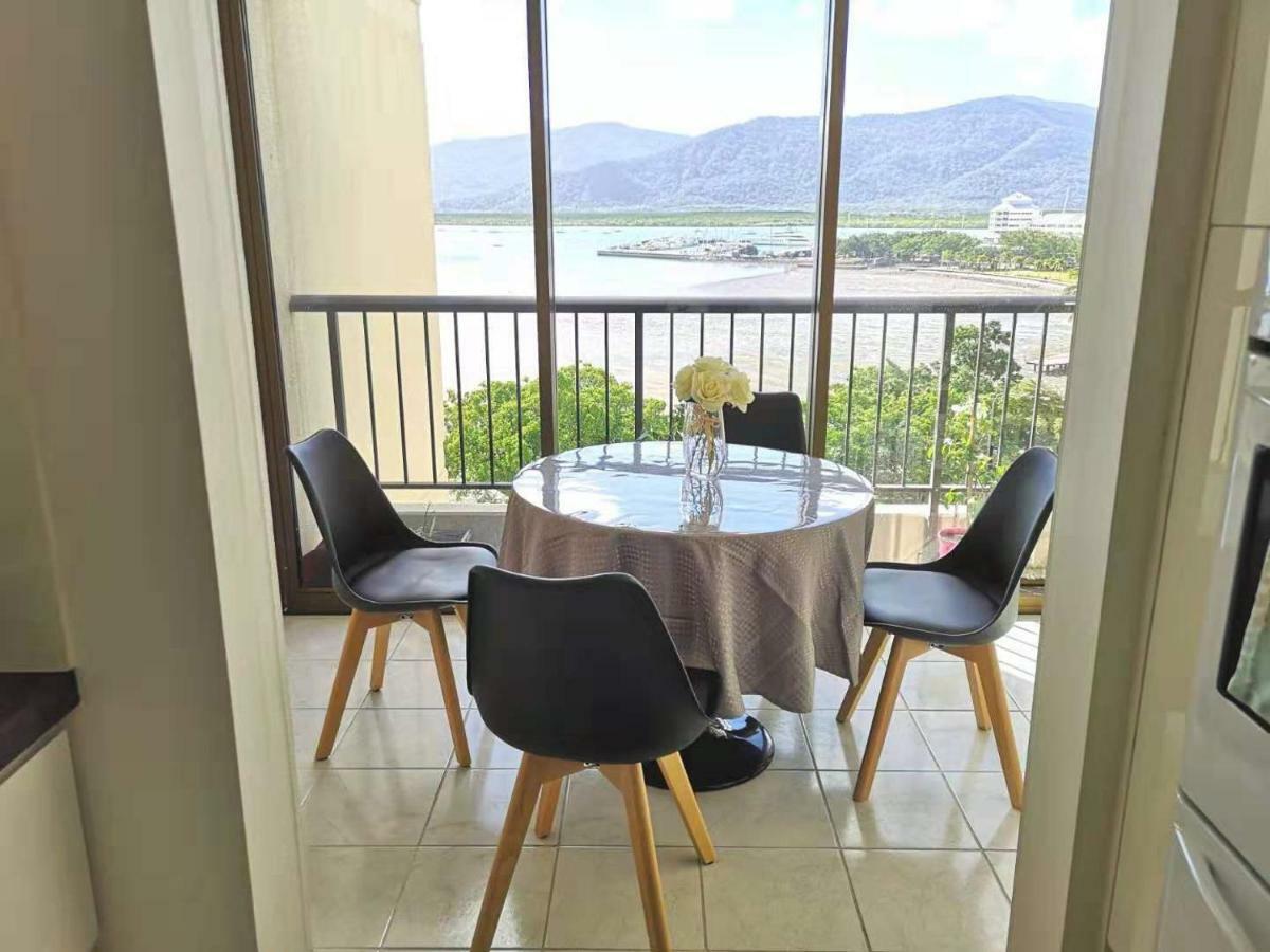 Cairns Ocean View Apartment In Aquarius Luaran gambar